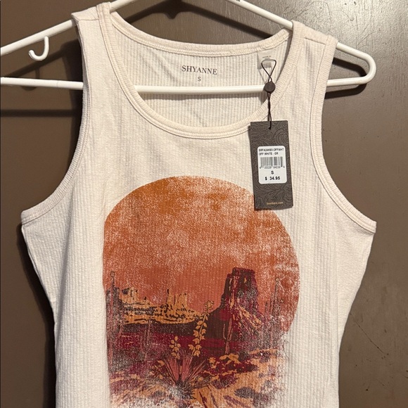 SHYANNE WOMEN'S DESERT SCENE GRAPHIC RIB KNIT TANK - Picture 4 of 8